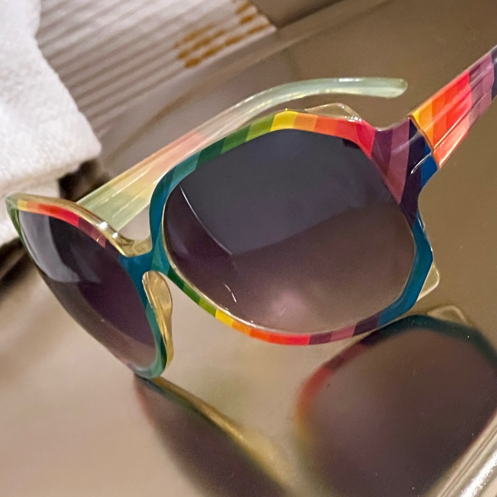 🌈Rainbow Sunglasses - Picture 8 of 8